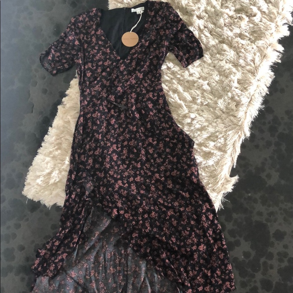 Black floral maxi dress 🖤